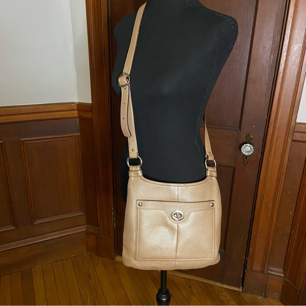 Coach Penelope Pebbled Leather Crossbody Shoulder Purse  Gold/Tan